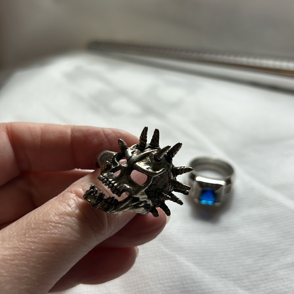 Lot of four men’s rings. Vintage silver and silver tone. - Picture 5 of 9